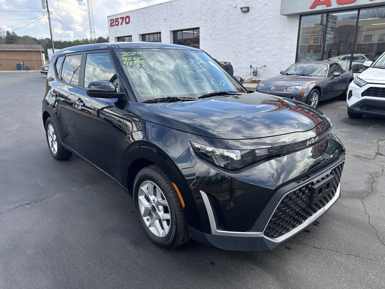 Used 2024 Kia Soul LX w/ Option Group 015 image 3