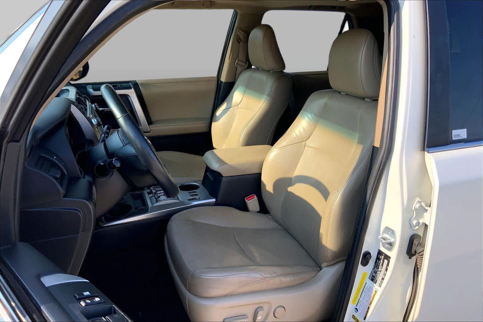 Used 2015 Toyota 4Runner Limited AWD/4WD image 8