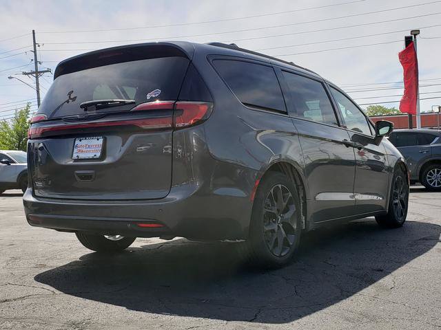 Used 2021 Chrysler Pacifica Touring-L w/ S Appearance Package FWD image 7