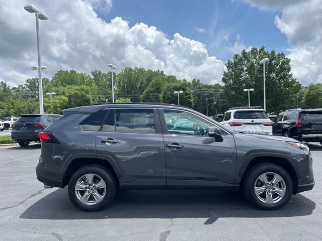 Used 2023 Toyota RAV4 XLE AWD/4WD image 5