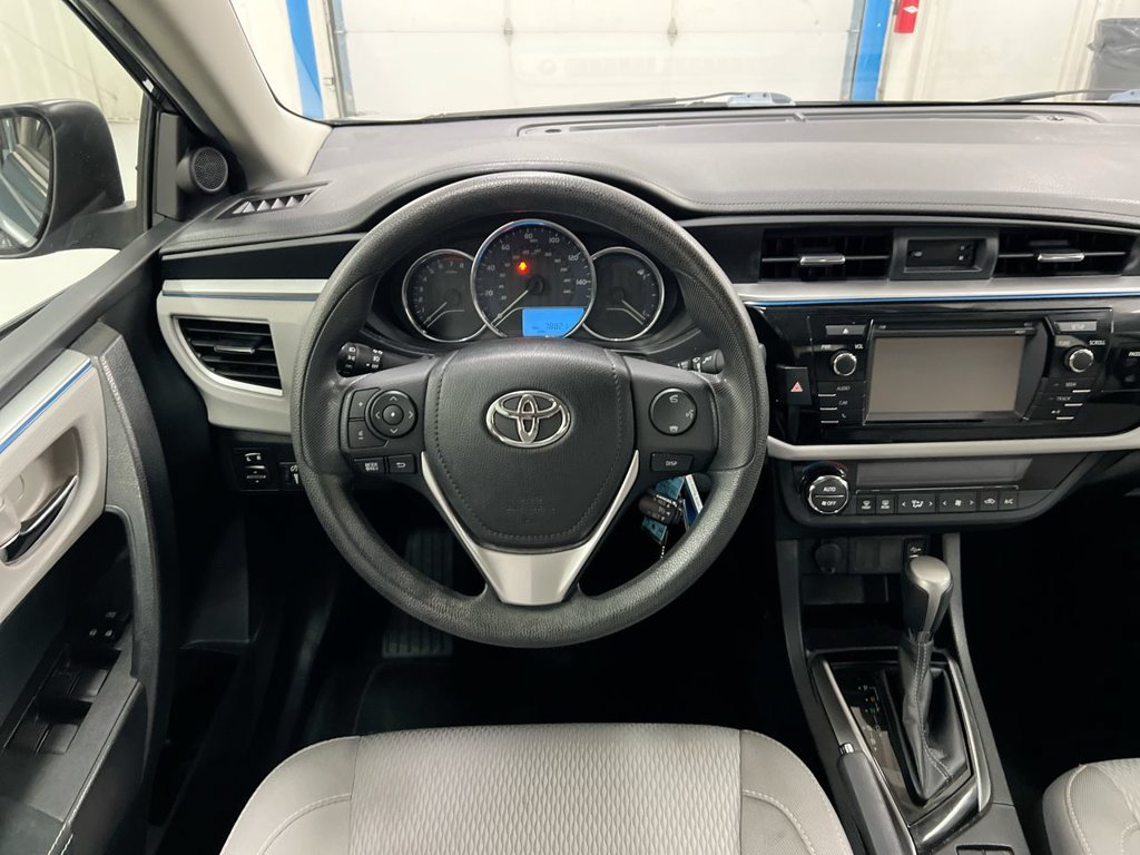 Used 2016 Toyota Corolla LE FWD image 11