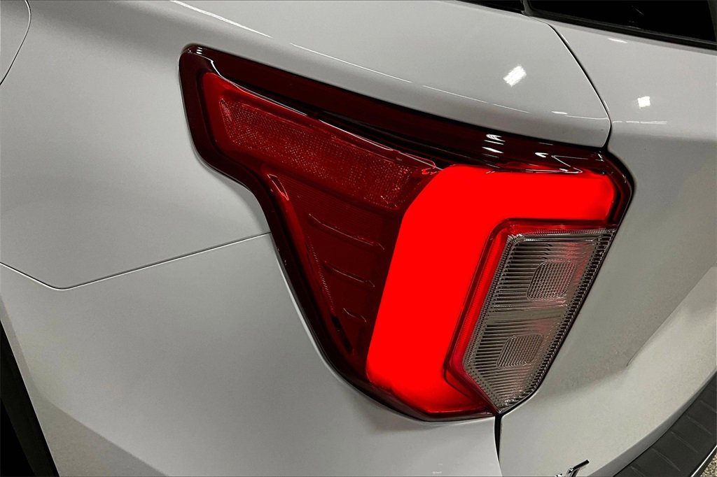 Used 2023 Ford Explorer XLT w/ Equipment Group 202A image 23