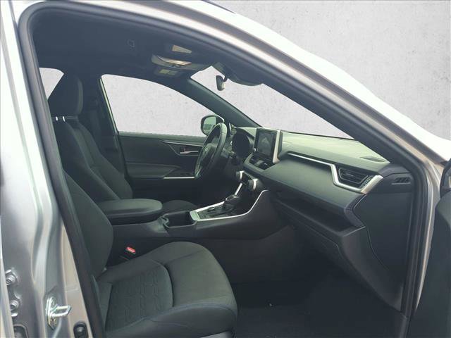 Used 2024 Toyota RAV4 SE w/ Convenience Package image 17