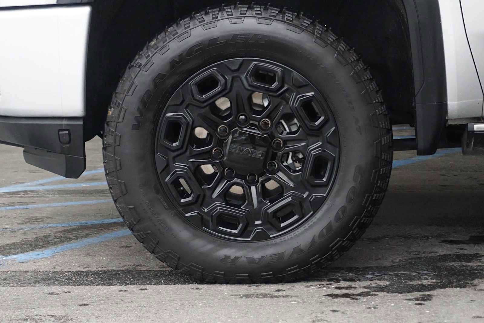 Used 2022 GMC Sierra 2500 Denali w/ Denali Ultimate Package image 11