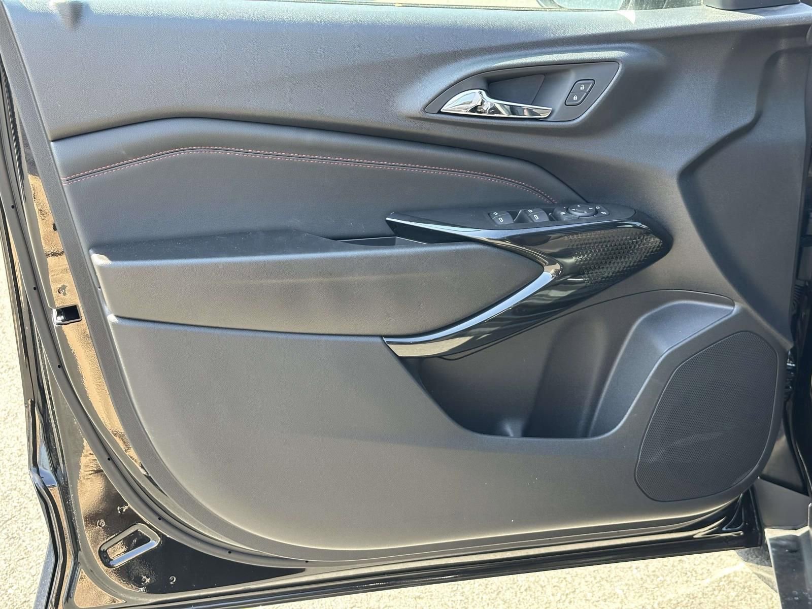 New 2026 Chevrolet Trax RS w/ Sunroof Package FWD image 19