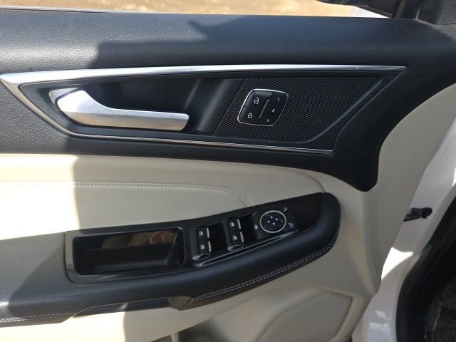 Used 2018 Ford Edge Titanium w/ Ford Safe & Smart Package image 11