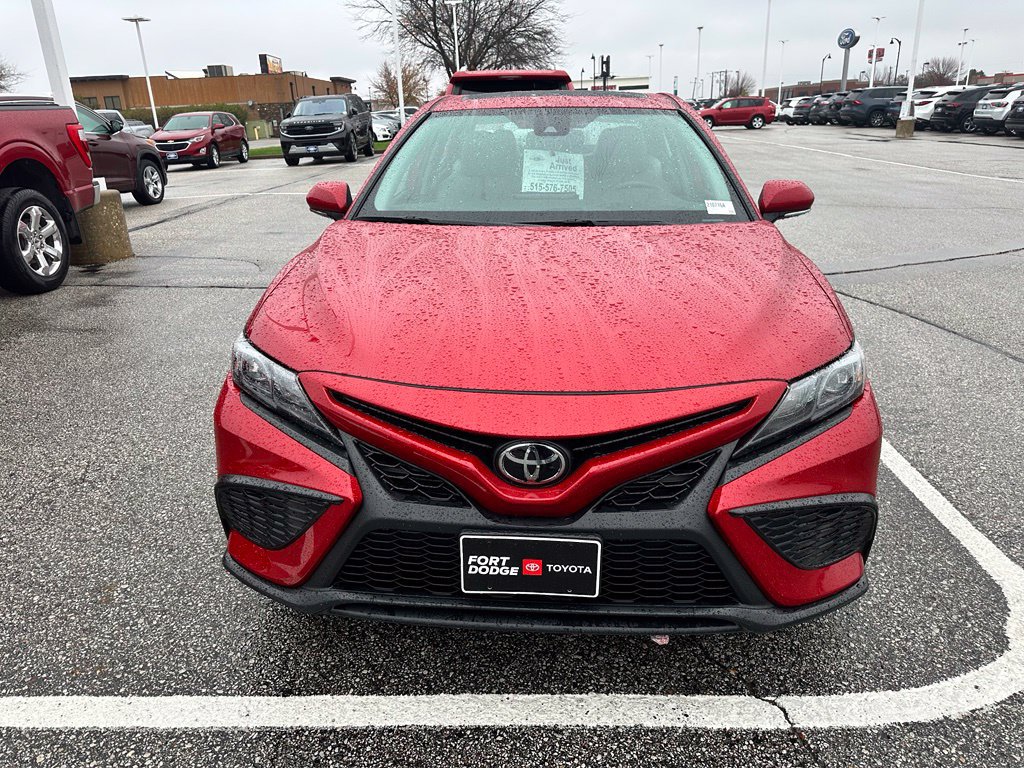 Used 2024 Toyota Camry SE w/ Convenience Package FWD image 7