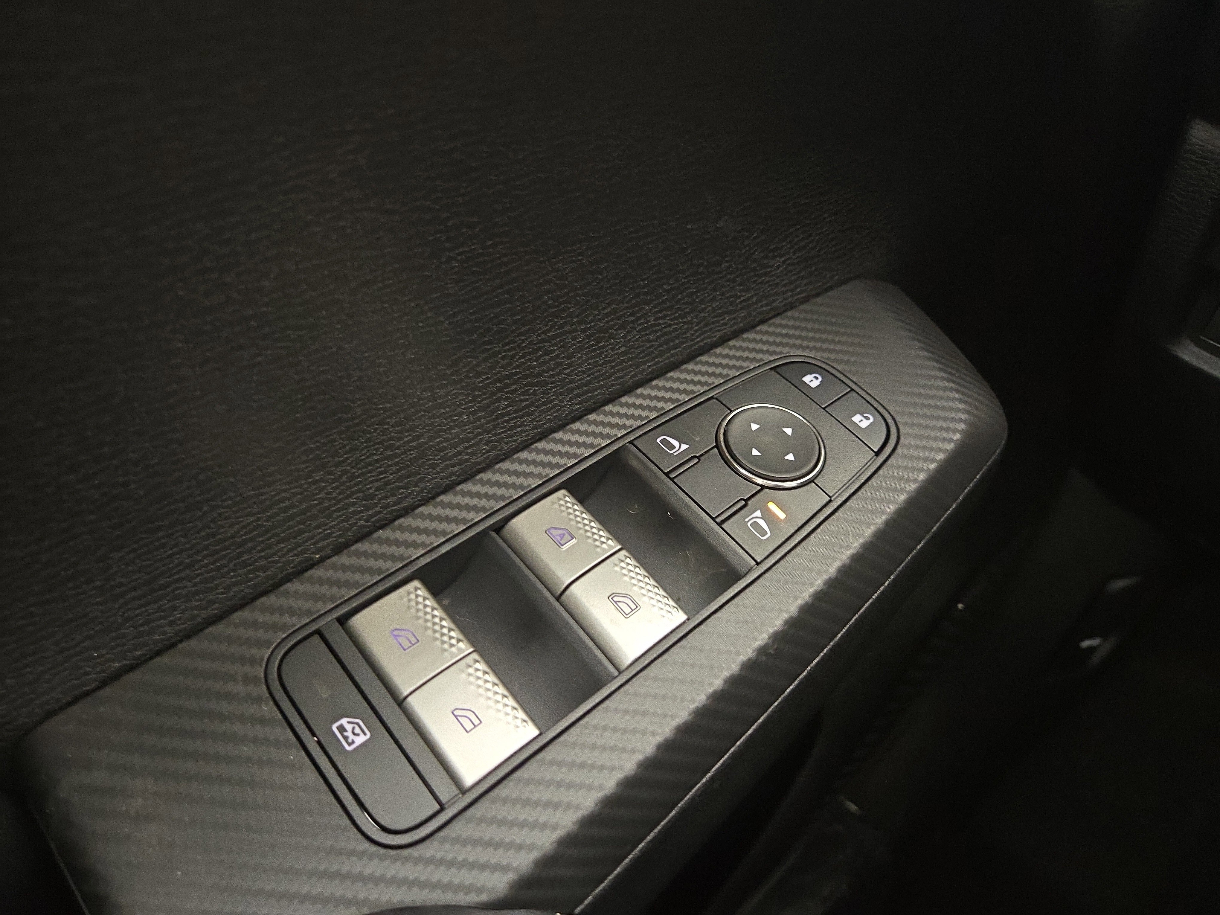 New 2025 Mitsubishi Outlander ES image 28