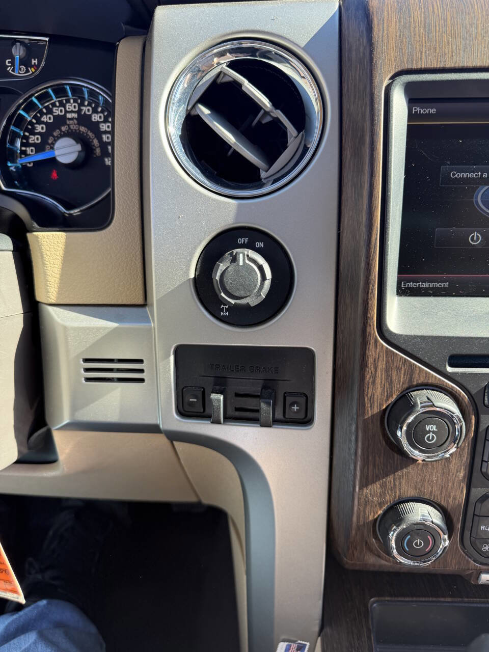 Used 2013 Ford F150 Lariat w/ Luxury Equipment Group image 6