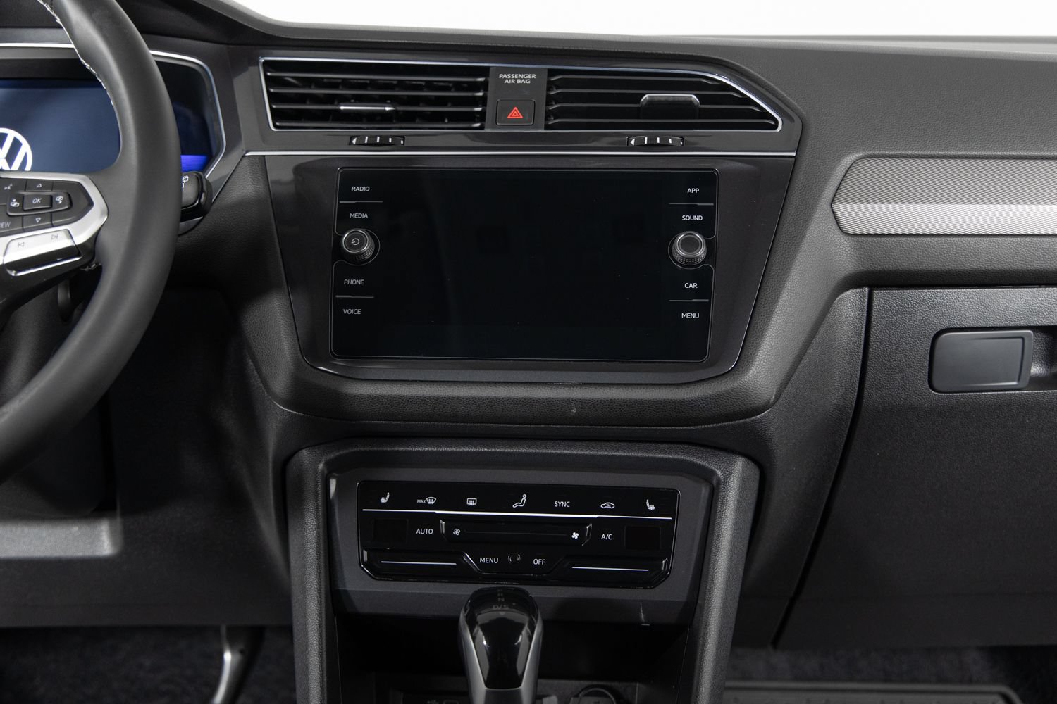 Used 2022 Volkswagen Tiguan SE AWD/4WD image 34
