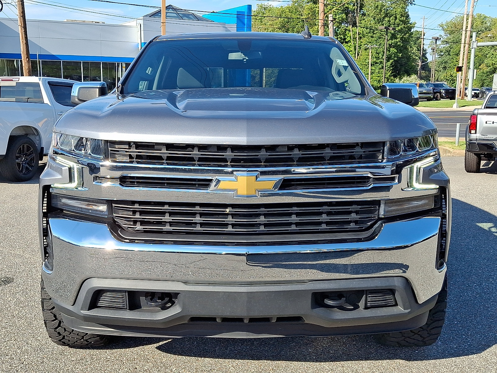 Used 2021 Chevrolet Silverado 1500 LT w/ Convenience Package II AWD/4WD image 2