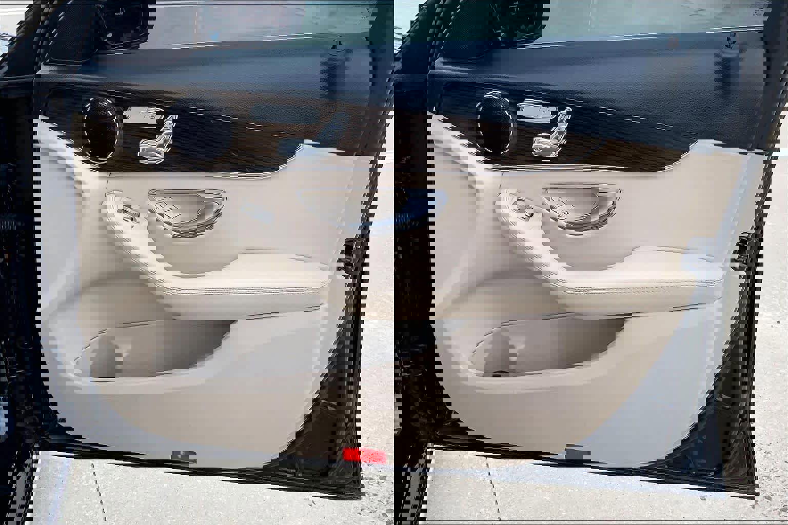 Used 2019 Mercedes-Benz C 300 Sedan image 23