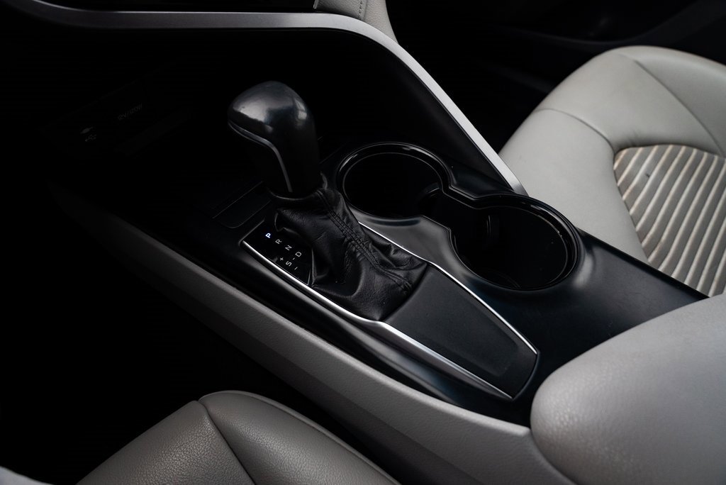 Used 2018 Toyota Camry SE image 15