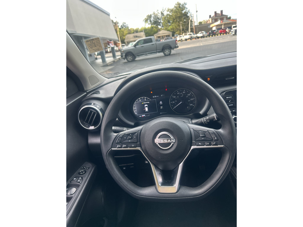 Used 2023 Nissan Kicks SV w/ Interior Electronics Package FWD image 13