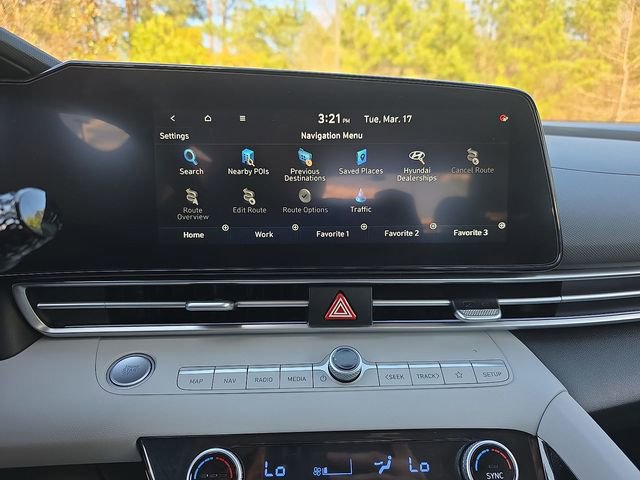 Certified 2025 Hyundai Elantra Limited FWD image 34
