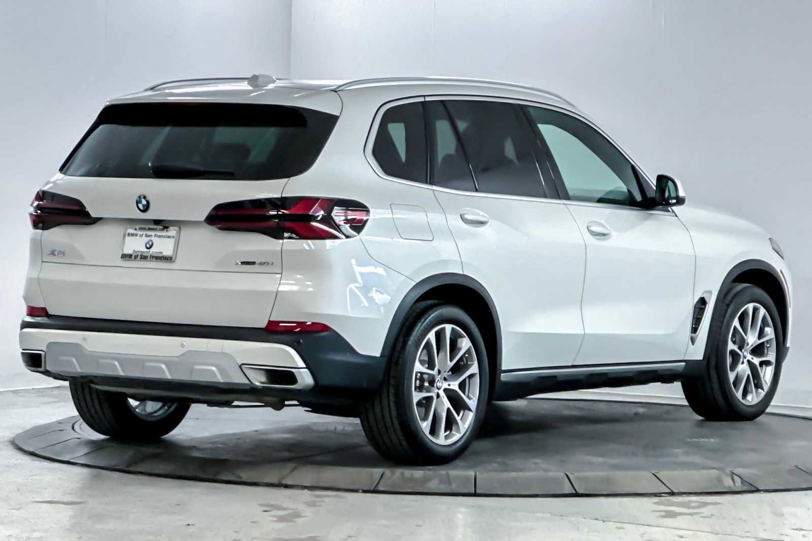 Used 2024 BMW X5 xDrive40i image 2