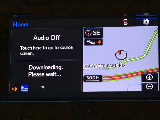 Used 2018 Toyota Avalon Limited image 22