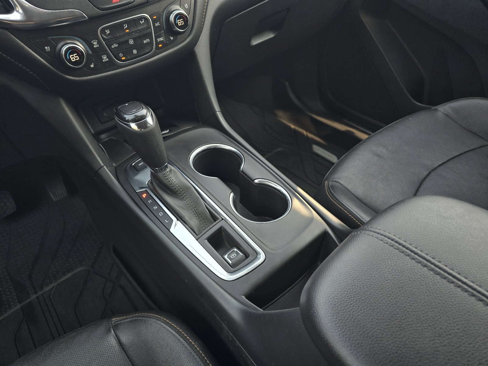 Used 2020 Chevrolet Equinox Premier image 16