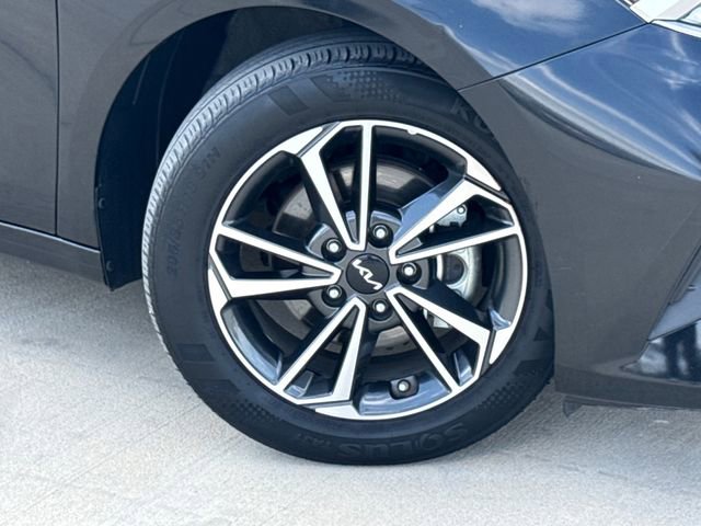 Used 2023 Kia Forte LXS FWD image 2