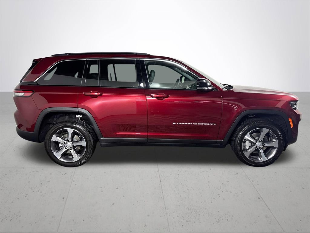 New 2025 Jeep Grand Cherokee Limited image 6