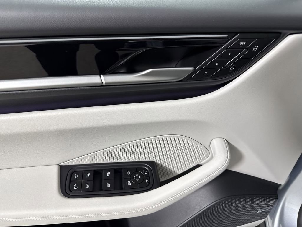 New 2026 Porsche Macan 4 Electric AWD/4WD image 34