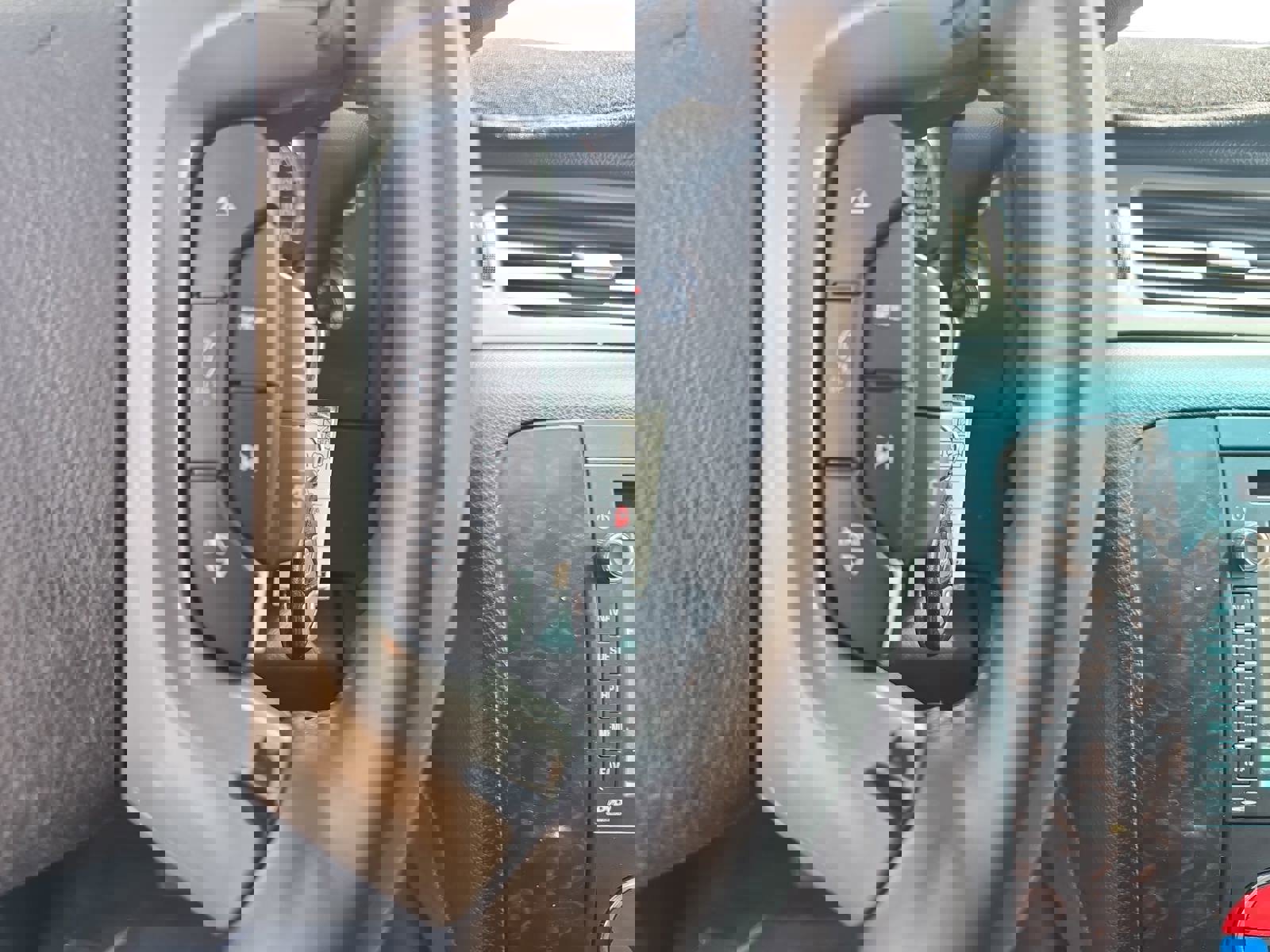 Used 2012 GMC Yukon XL Denali image 20