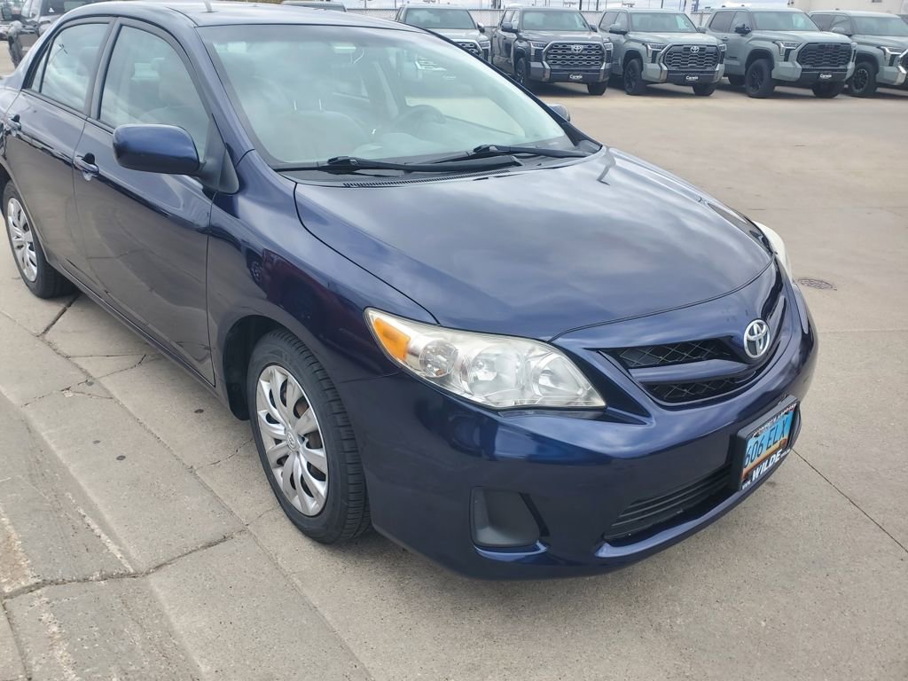 Used 2012 Toyota Corolla LE FWD video 3
