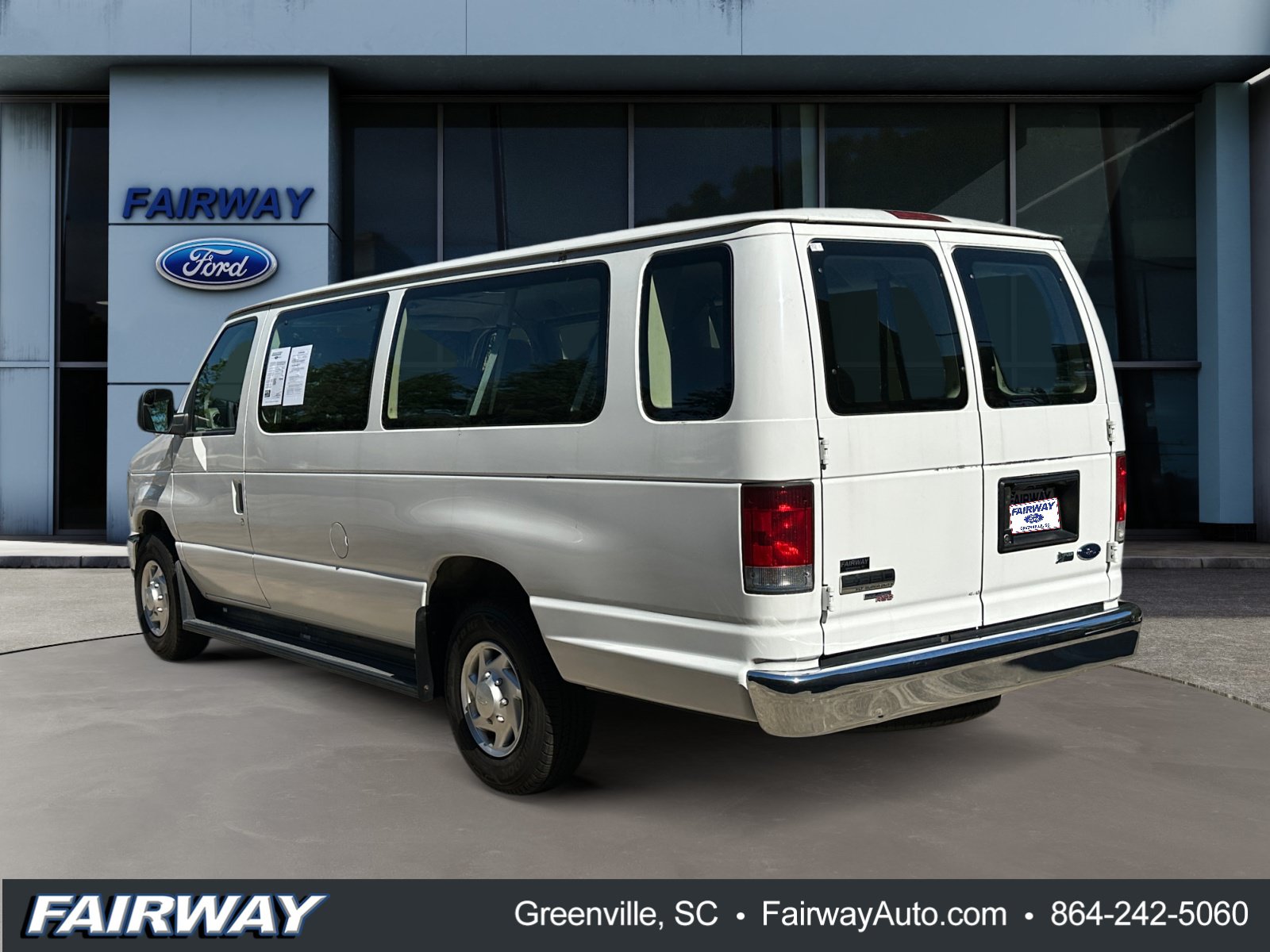 Used 2011 Ford E-350 and Econoline 350 Extended Wagon Super Duty RWD image 6