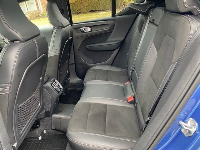 Used 2021 Volvo XC40 T5 R-Design w/ Advanced Package image 22