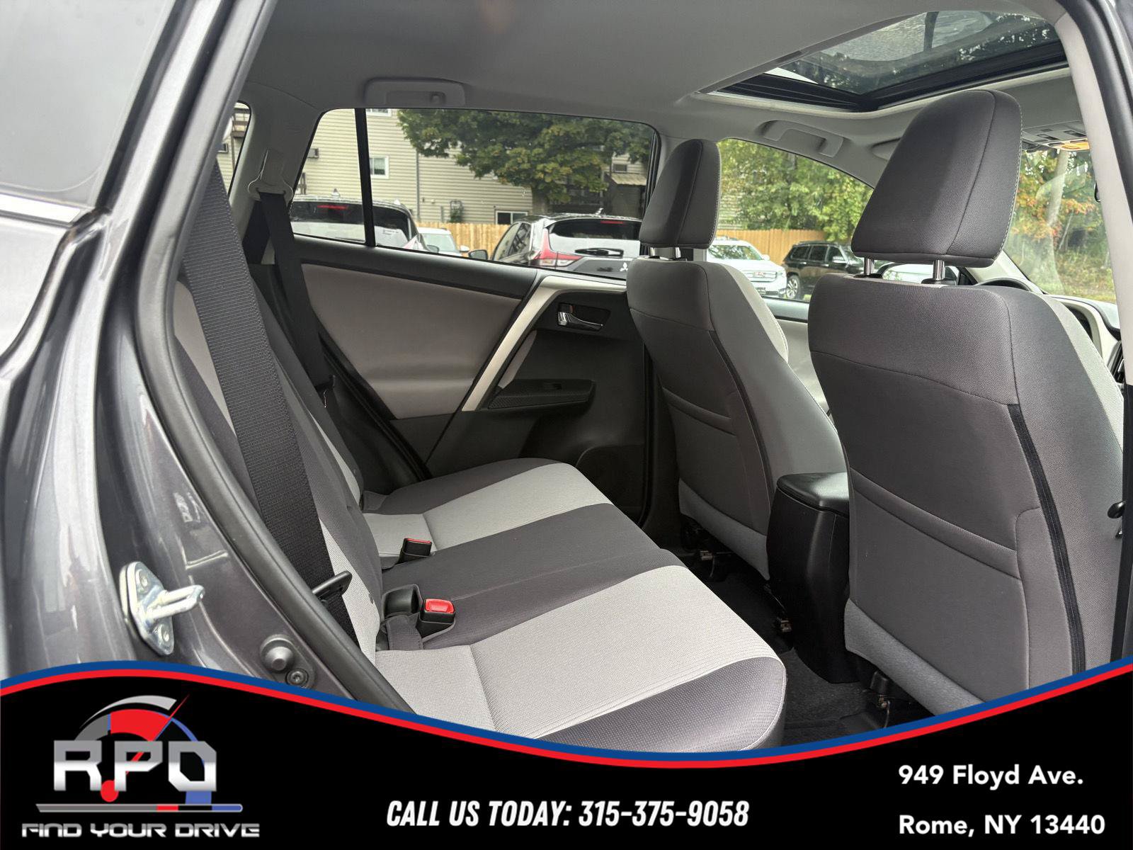 Used 2015 Toyota RAV4 XLE AWD/4WD image 30