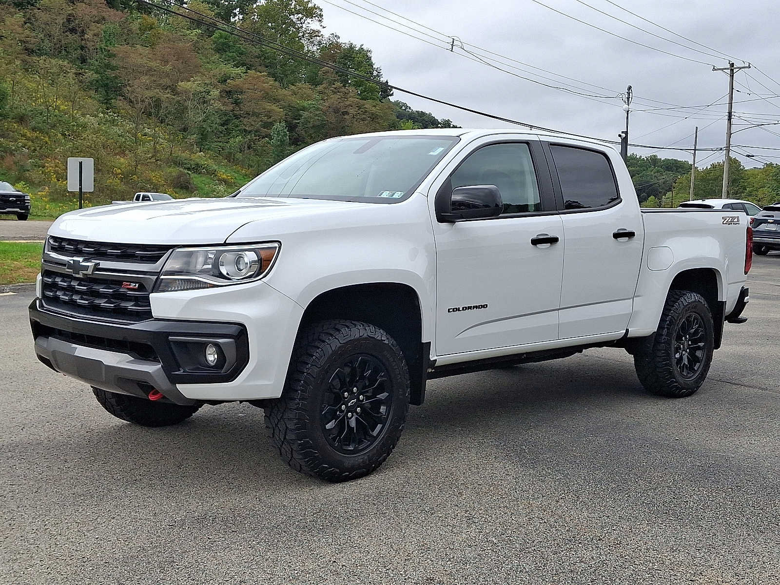 Used 2021 Chevrolet Colorado Z71 AWD/4WD image 3