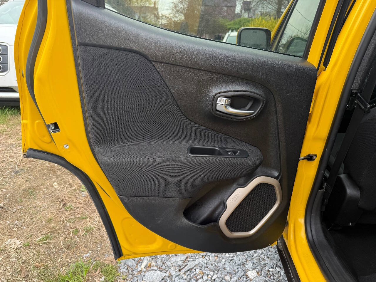 Used 2017 Jeep Renegade Latitude image 15