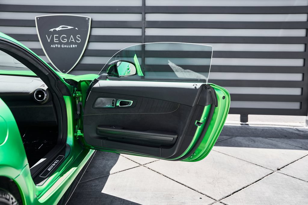 Used 2018 Mercedes-Benz AMG GT R image 35