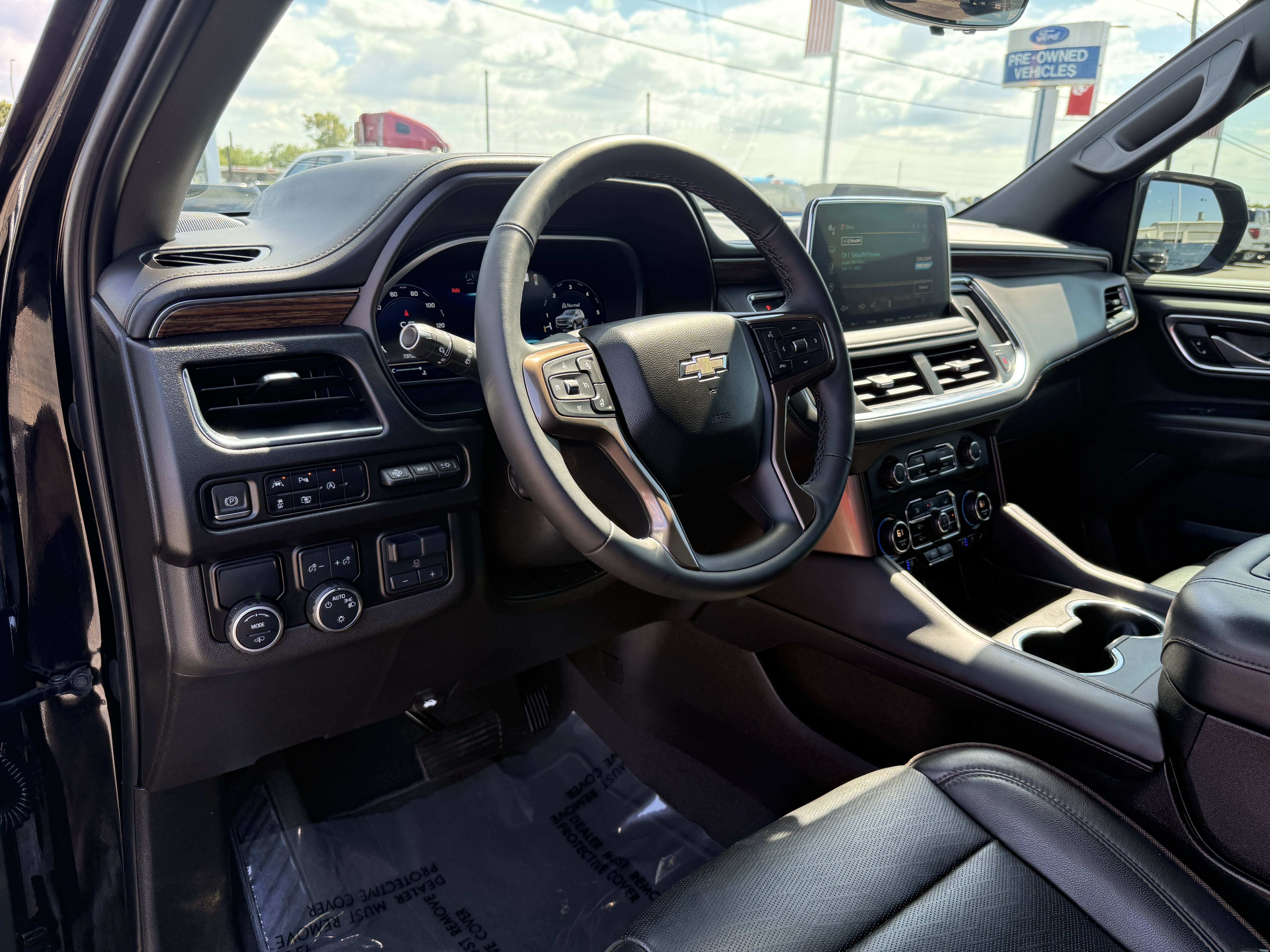 Used 2023 Chevrolet Tahoe High Country RWD image 14