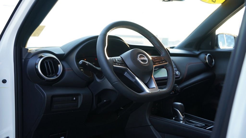 Used 2024 Nissan Kicks SR w/ SR Premium Package image 12