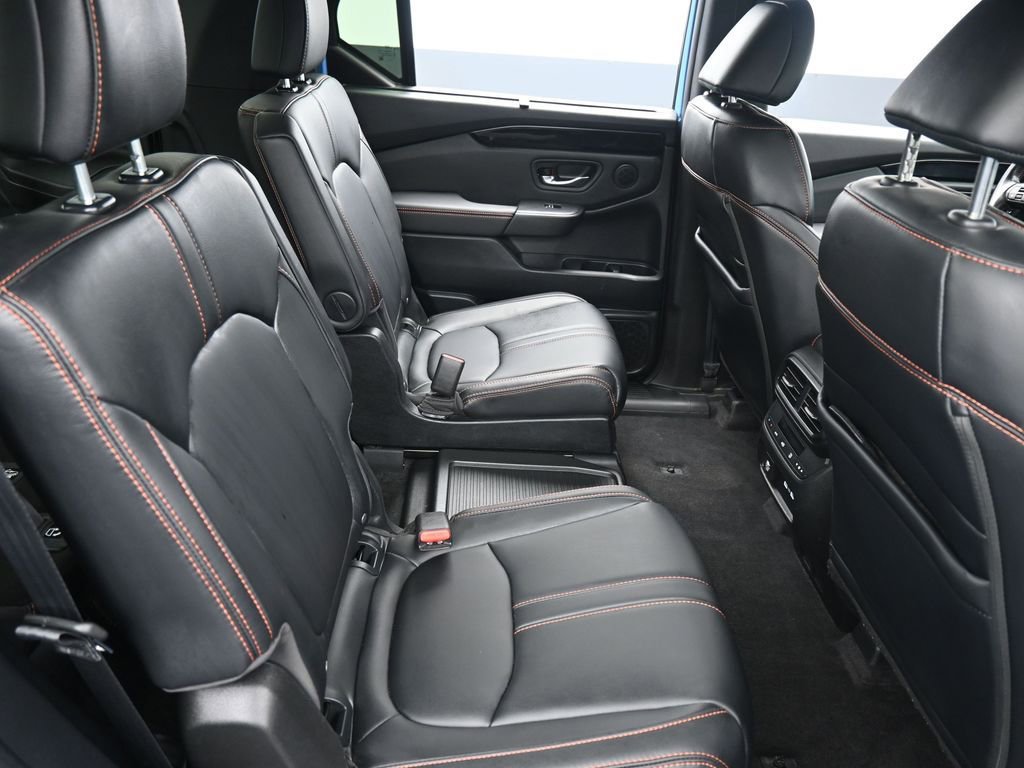 Used 2023 Honda Pilot TrailSport image 17