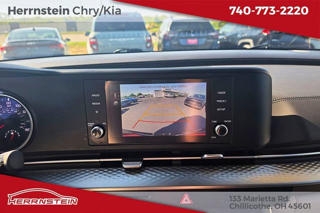 Used 2024 Kia Carnival LX FWD image 16