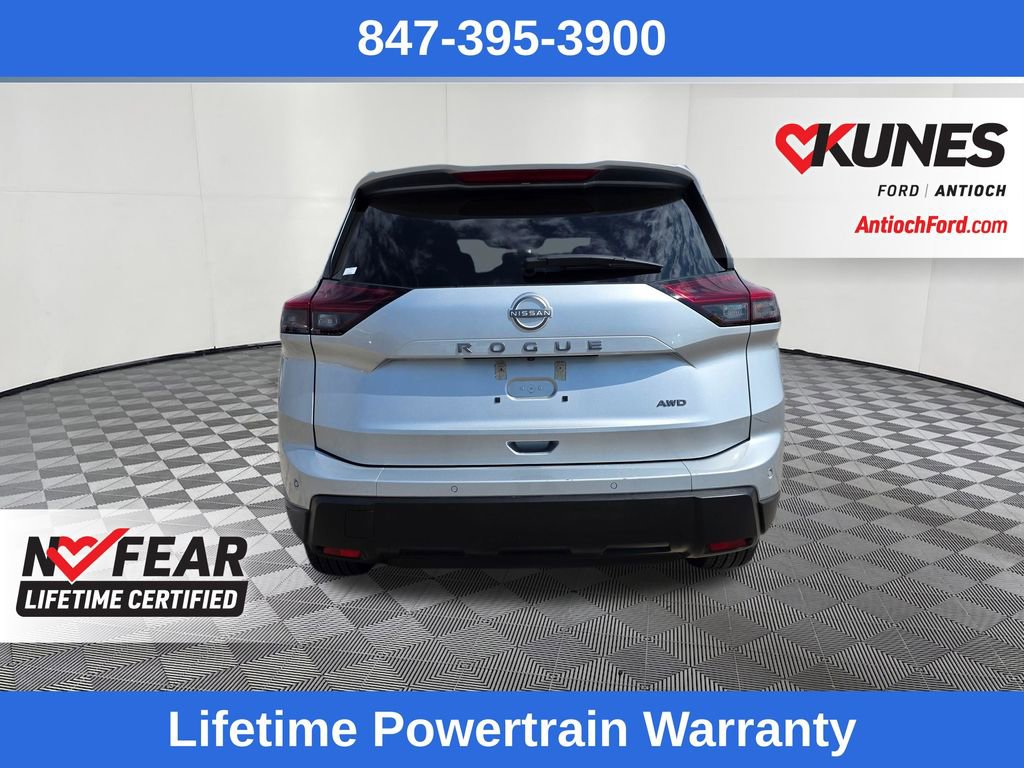 Used 2025 Nissan Rogue SV image 6