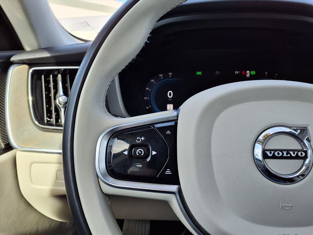 Certified 2023 Volvo XC60 B5 Plus image 28