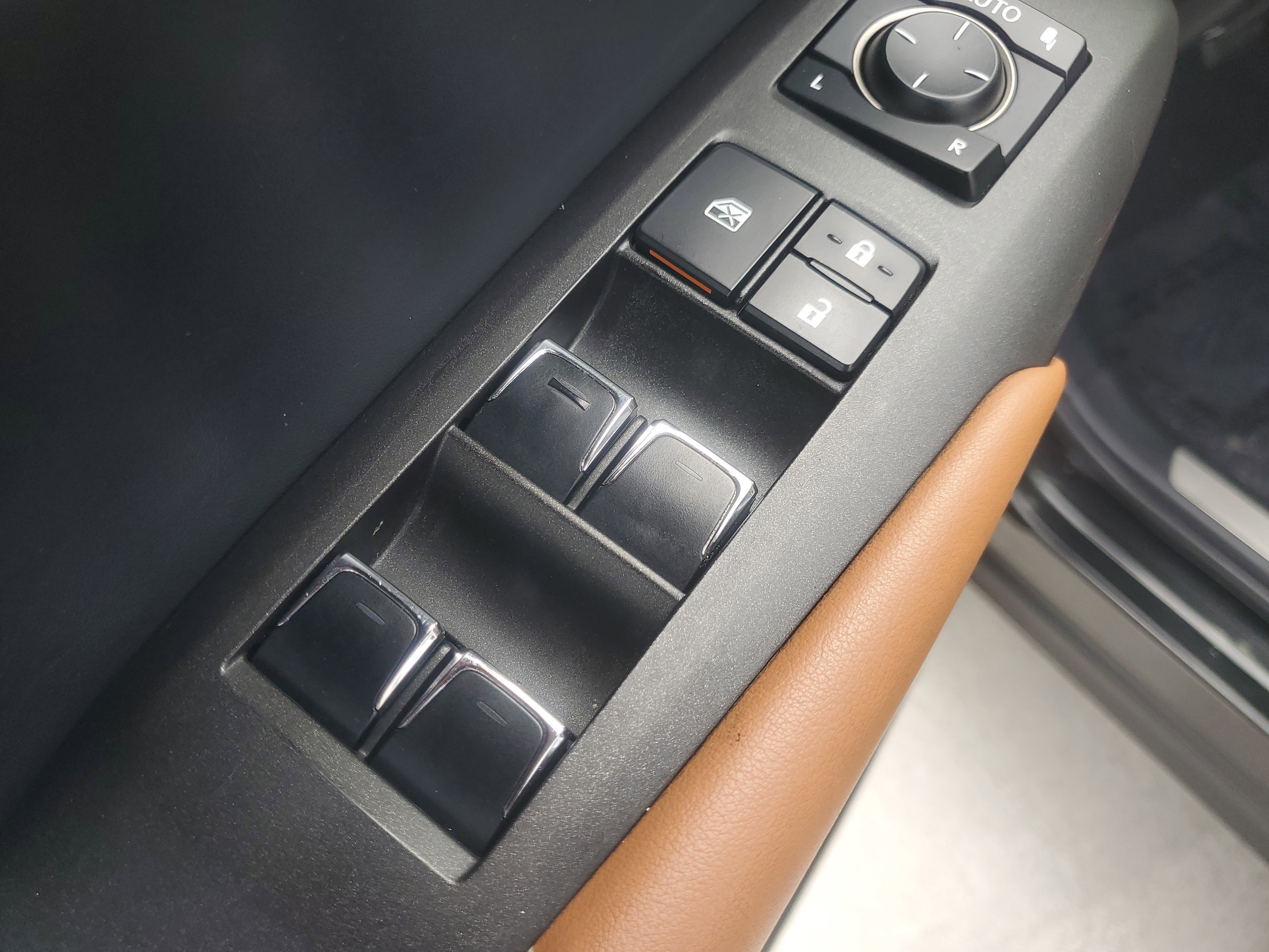 Used 2021 Lexus NX 300 FWD w/ Accessory Package 2 image 23