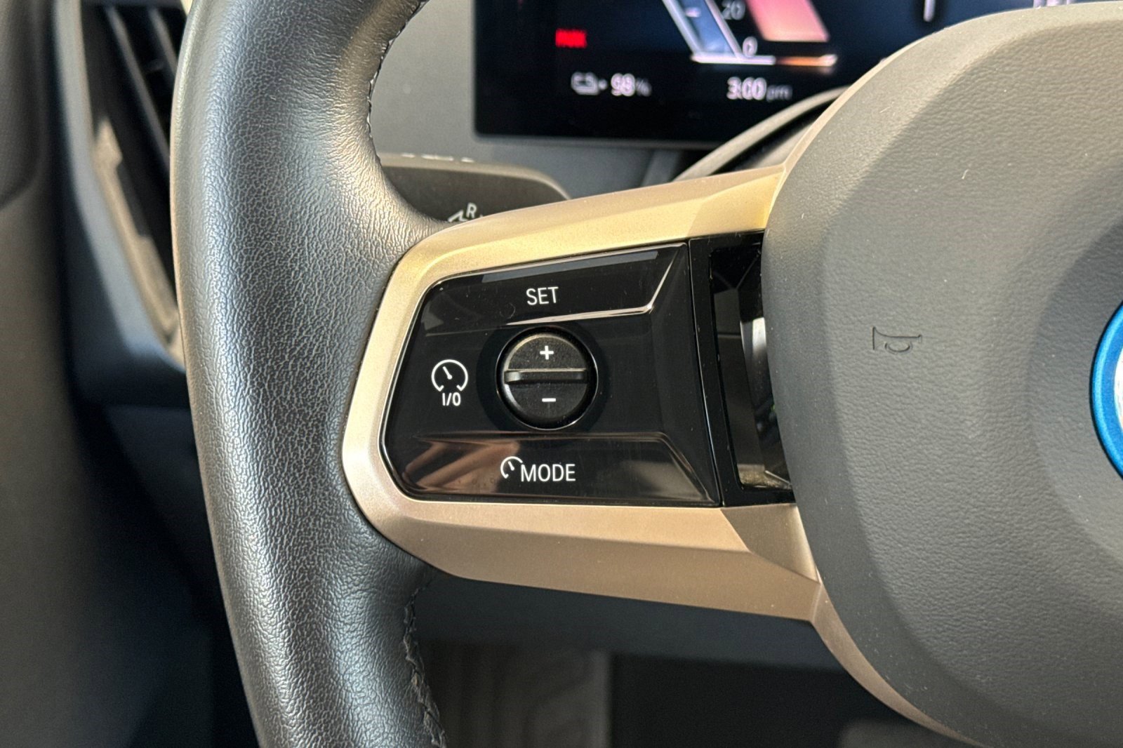 Certified 2025 BMW iX xDrive50 AWD/4WD image 32