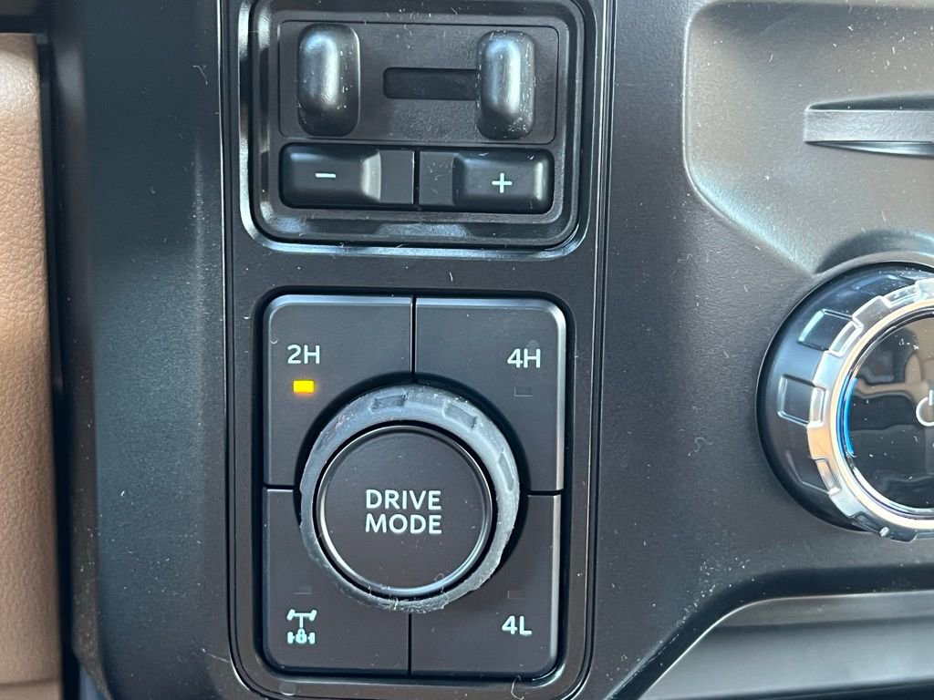 New 2025 Ford F350 Lariat w/ Lariat Ultimate Package AWD/4WD image 47