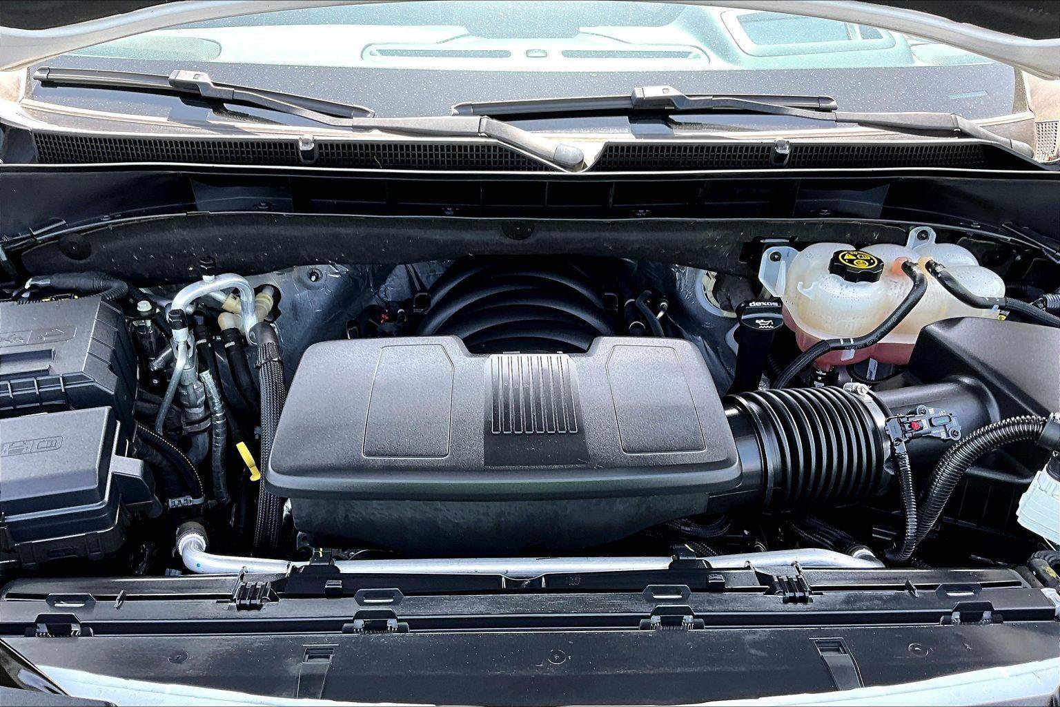 Used 2023 GMC Yukon XL AT4 w/ Technology Package AWD/4WD image 11
