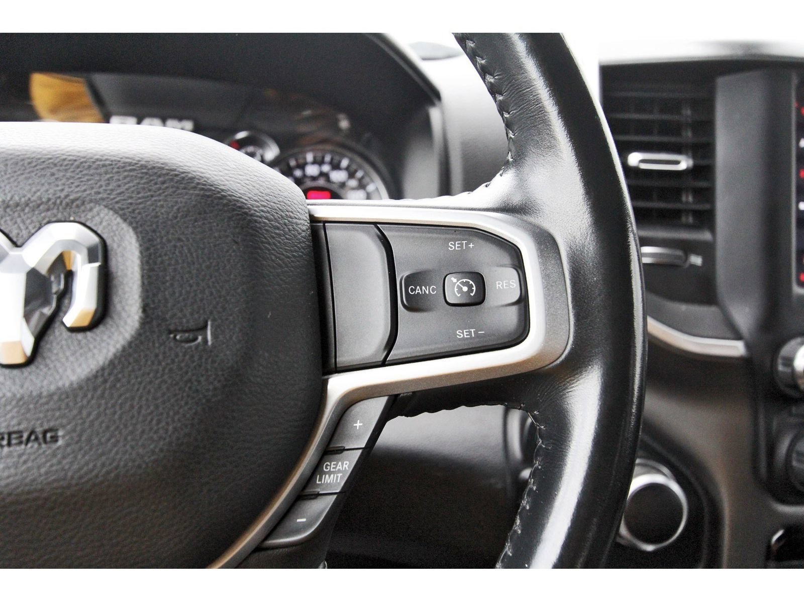Used 2020 RAM 1500 Big Horn AWD/4WD image 25
