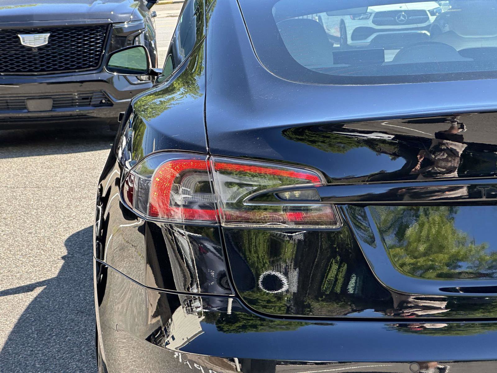Used 2022 Tesla Model S AWD/4WD image 11