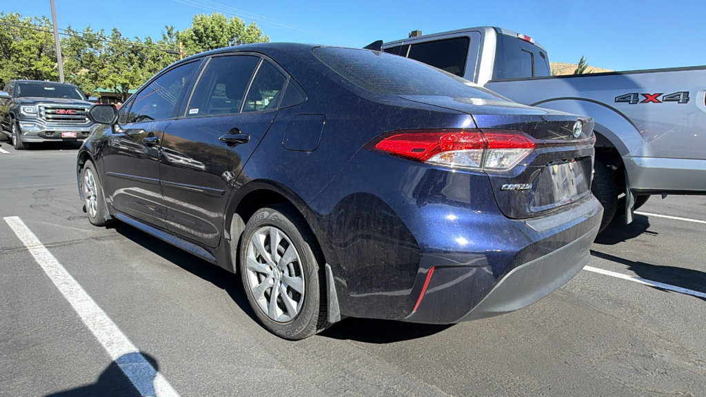 Used 2024 Toyota Corolla LE FWD image 3