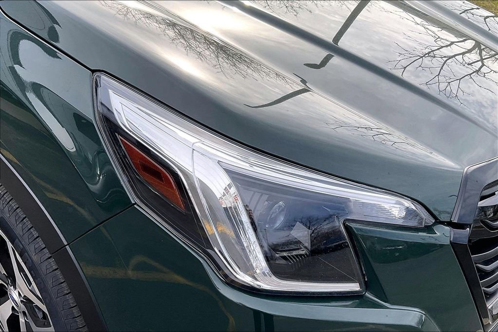 Used 2023 Subaru Forester Premium AWD/4WD image 32