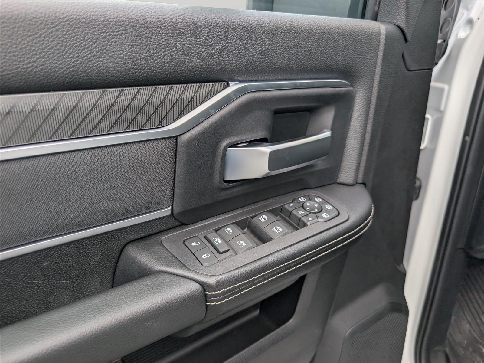 New 2026 RAM 2500 Big Horn AWD/4WD image 16