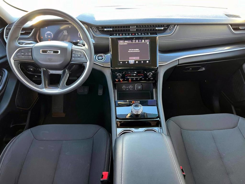 Certified 2023 Jeep Grand Cherokee Laredo w/ Luxury Tech Group I image 13