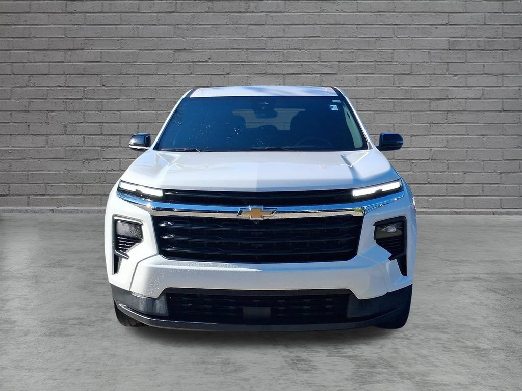 Used 2024 Chevrolet Traverse LS FWD image 2